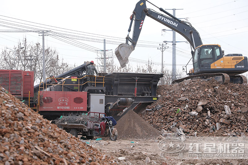 時產300噸移動建筑垃圾粉碎機現場